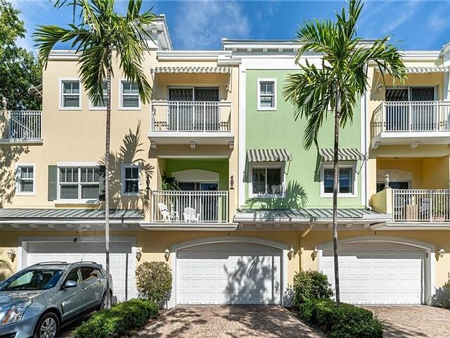 1st image of 630 SE 15th St #6A