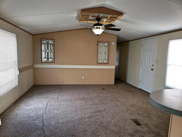 275 Colorado Dr — Photo 2