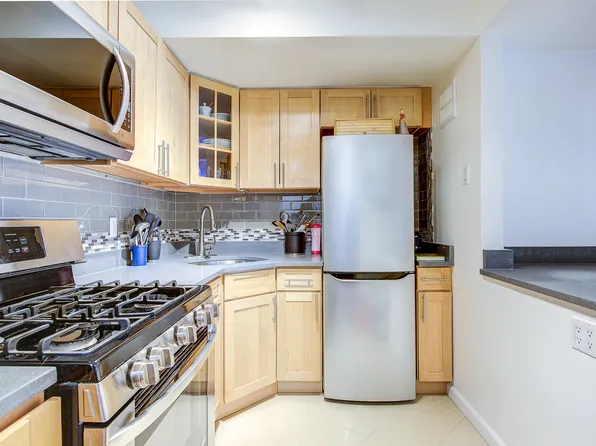 107-40 Queens Boulevard image 8 of 27