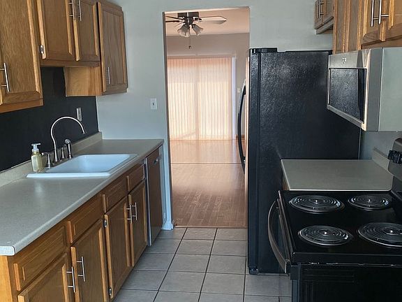 2nd image of 506 W 3rd St