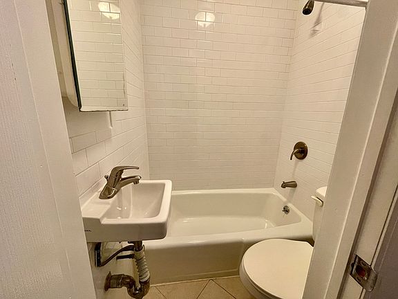 3rd image of 430 E 87th St APT 3C