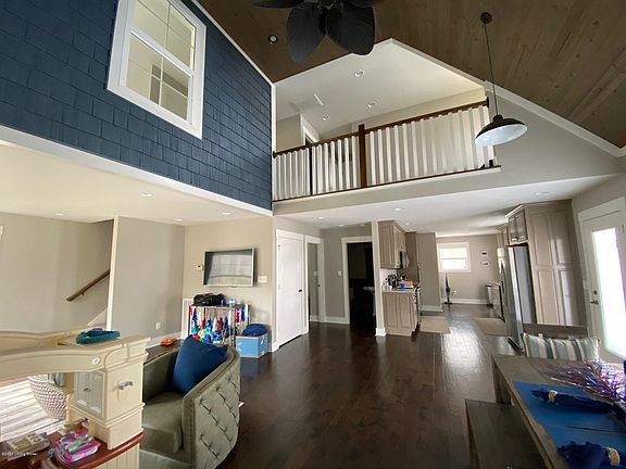 5th image of 170 Moutardier Woods Way
