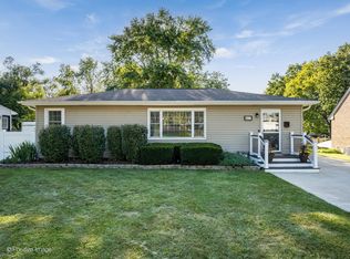 807 Valley Ln, Lockport, IL 60441