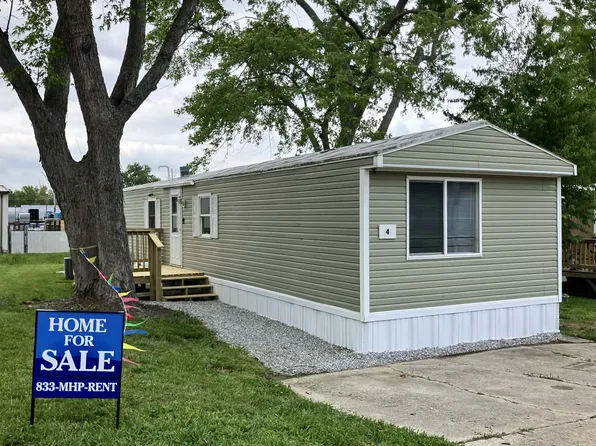 4 Deerwood Dr, Centralia, IL 62801