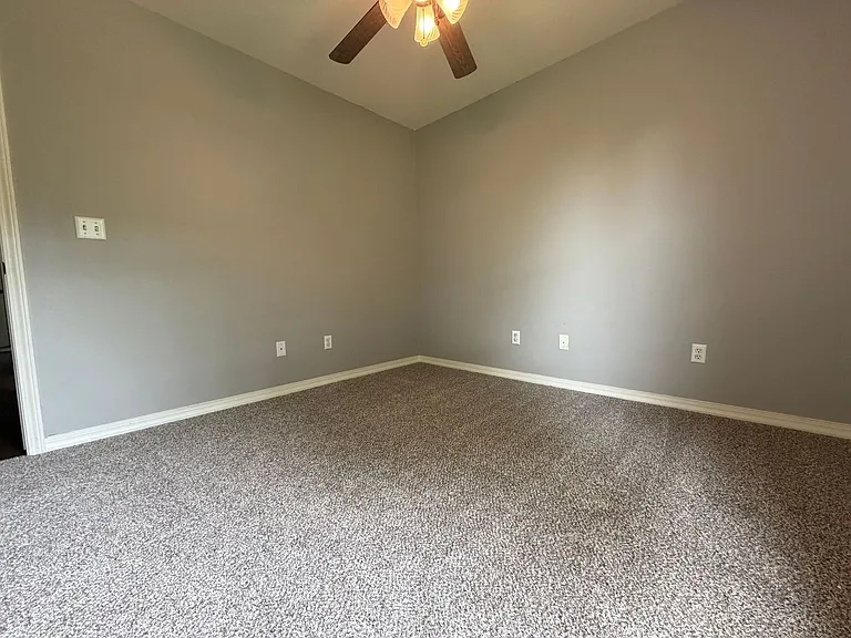 240 Beasley Dr — Photo 8