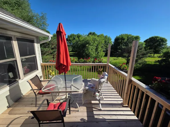 370 Pike Ct, Winsted, MN 55395