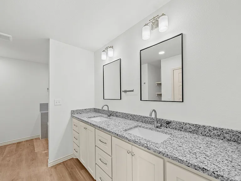 14806 North Cres #1200 — Photo 8