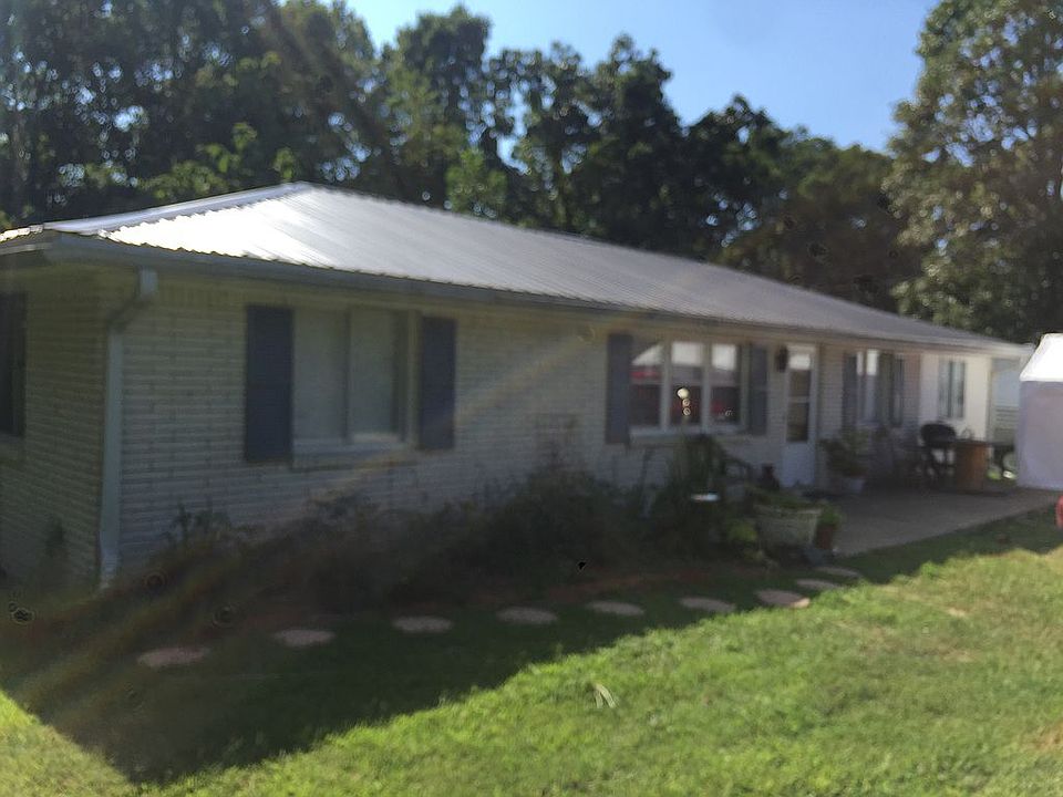 1st image of 721 Dogwood Dr