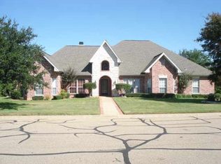 1229 N Valley Mills Dr, Waco, TX 76710