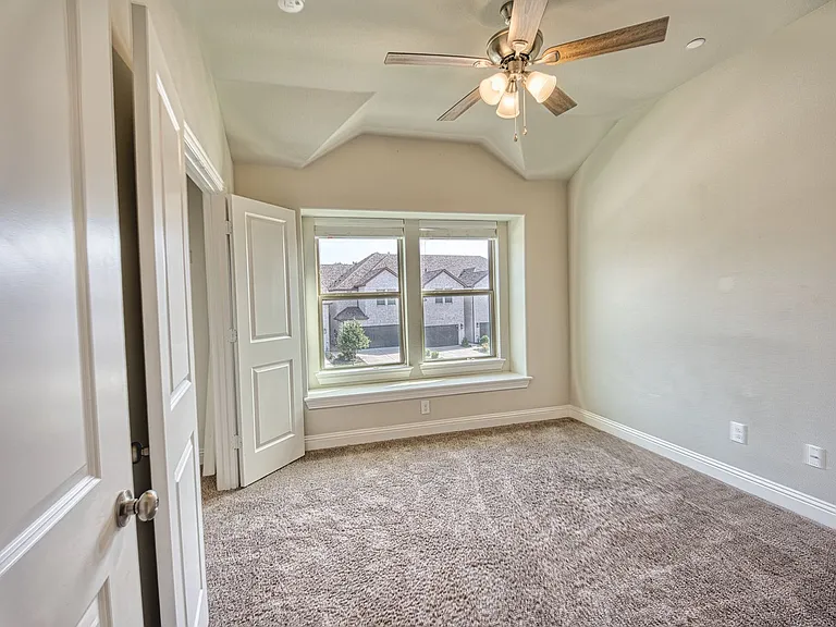 3009 Galveston St — Photo 32