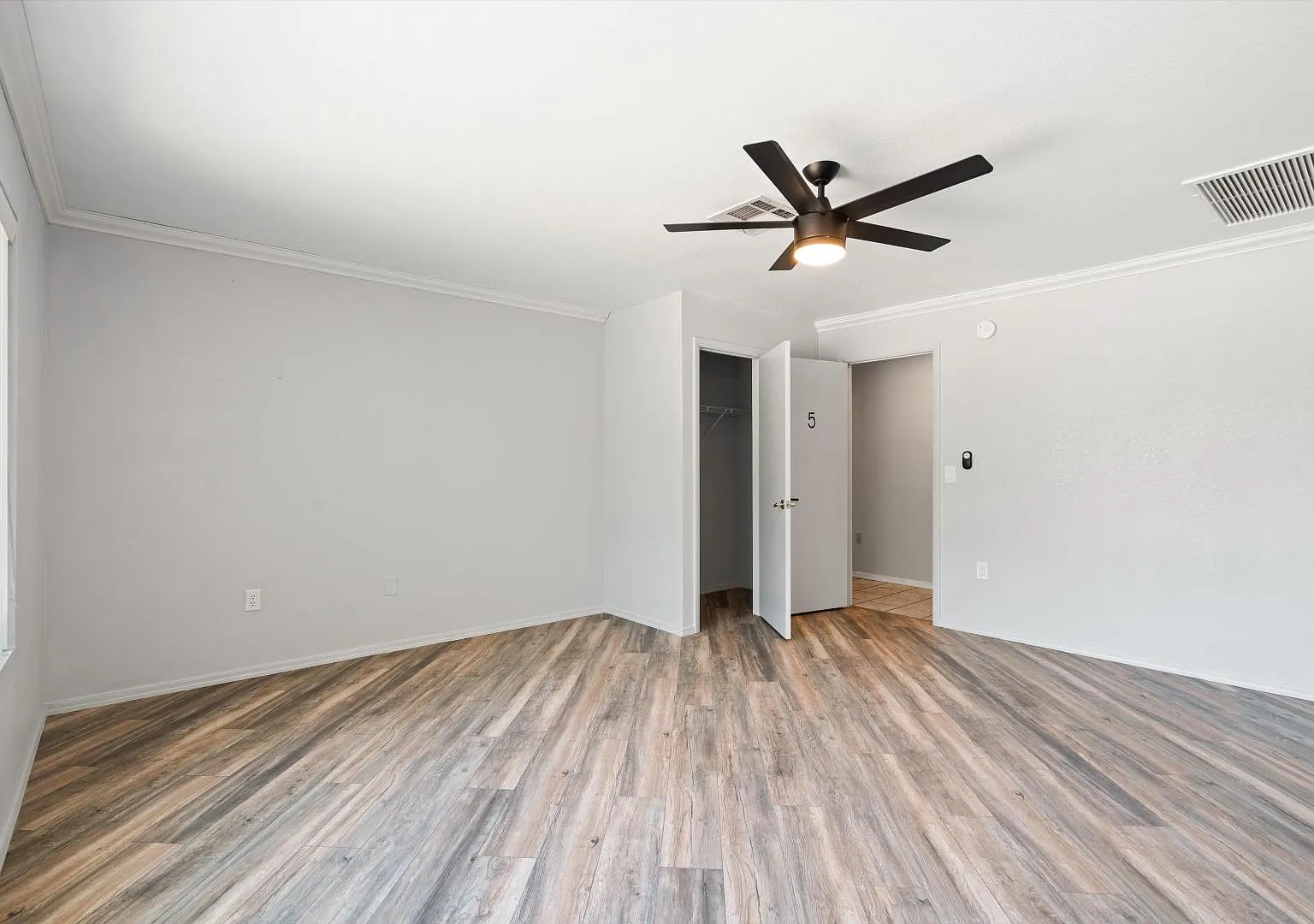 1849 E Manhatton Dr. - Room 5 — Photo 2