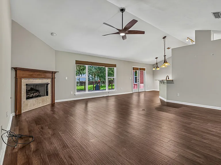 6326 Glasgow Dr — Photo 23