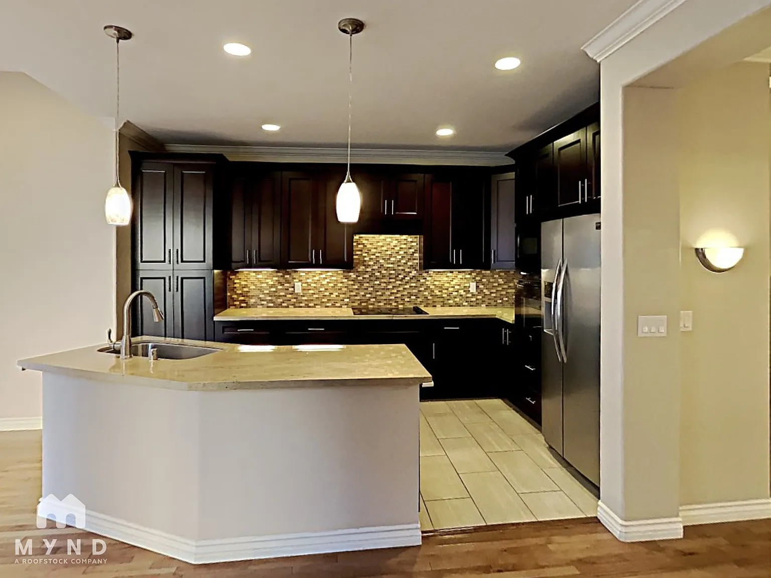 2 bed, 2.5 bath, 1997 sqft, $6,100 — Photo 4