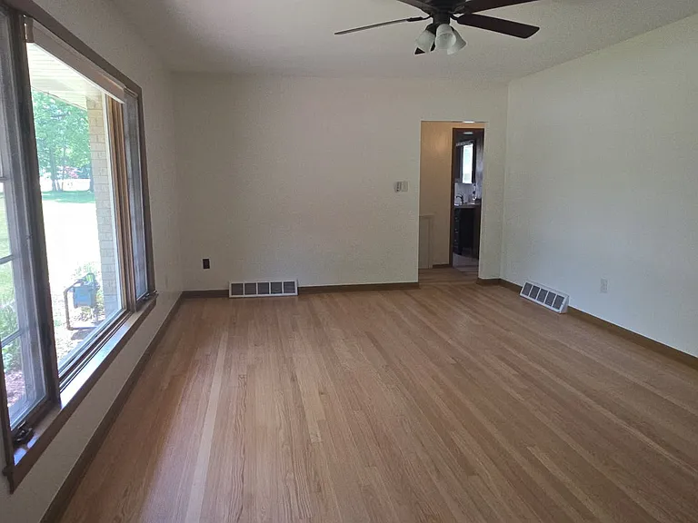 2315 S Lombardy Ln — Photo 15