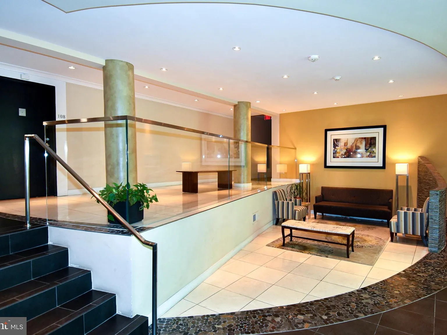 The Crestview — Photo 3