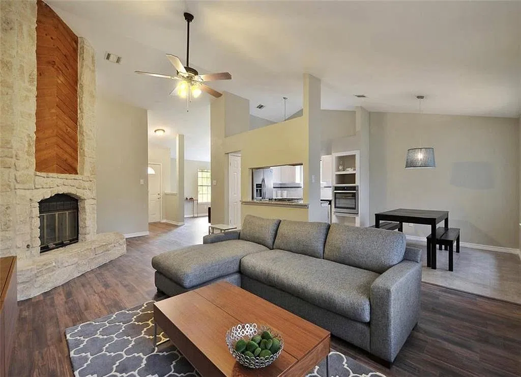 3 bed, 2.0 bath, 1608 sqft, $2,650 — Photo 3