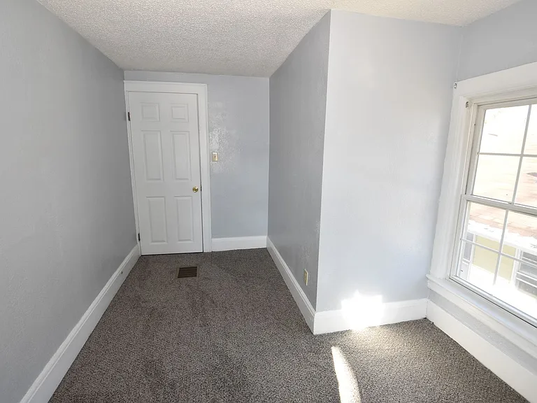 1327 Corby Blvd — Photo 17