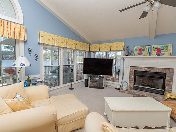 3rd image of 55 Leeward Cir