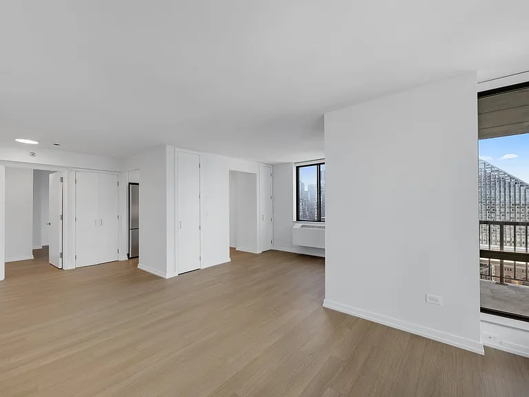 75 W End Ave #R22A — Photo 6