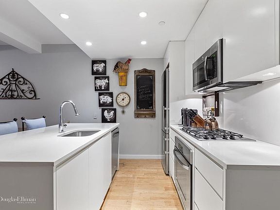 2nd image of 90 William St APT 3C