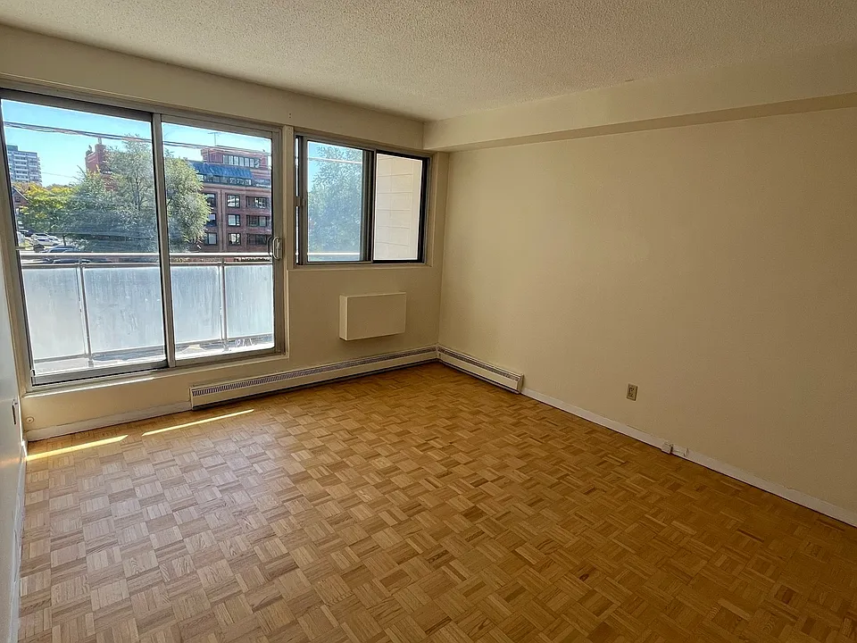 263 Maclaren St #303