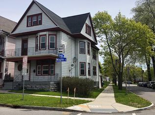 215 Maple Rd, Williamsville, NY 14221