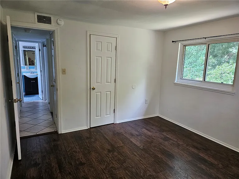 1907 Hanover St #10 — Photo 13