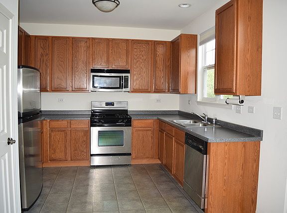 3rd image of 3413 Bradbury Cir