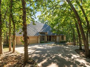 1031 NW Cedar Creek Ln, Lees Summit, MO 64081