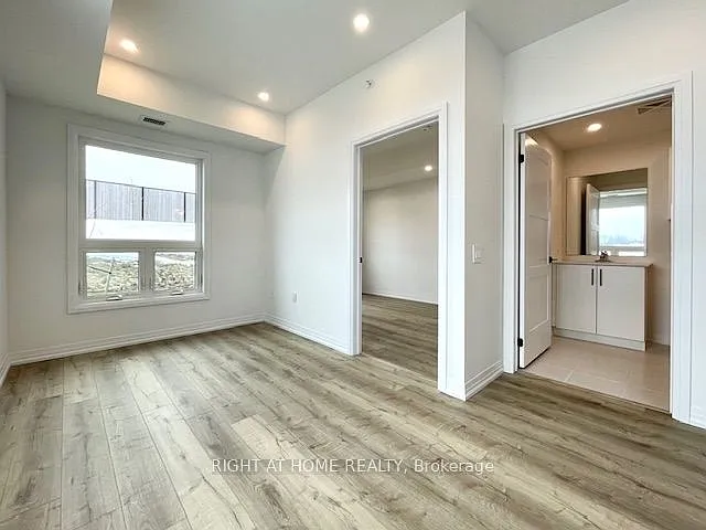 15 Kneeshaw Dr #102 — Photo 14
