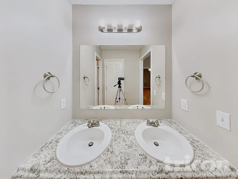 109 Impressive Ln — Photo 8