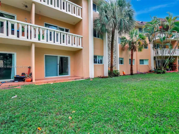 7400 Miami Lakes Dr APT D105, Miami Lakes, FL 33014