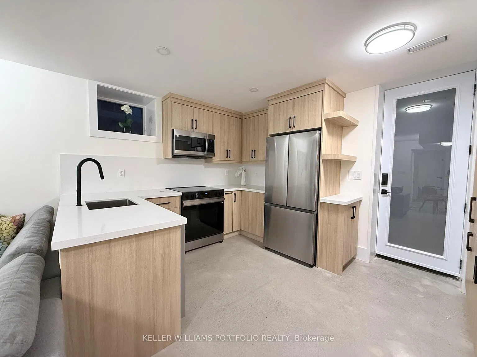 1 bed, $2,490 — Photo 3
