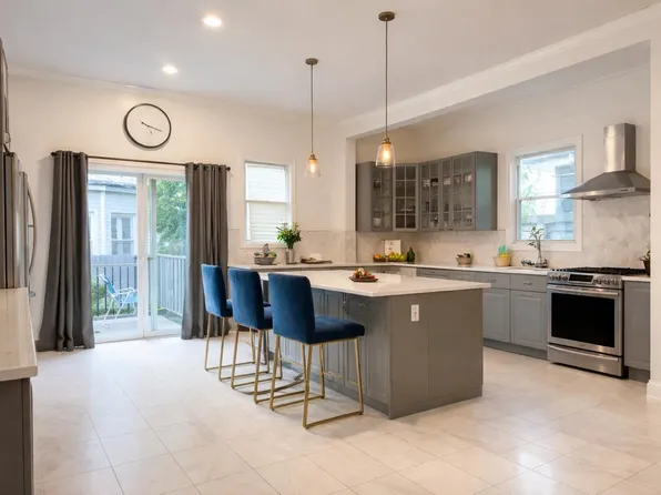 48 Danforth Ave, Jersey City, NJ 07305