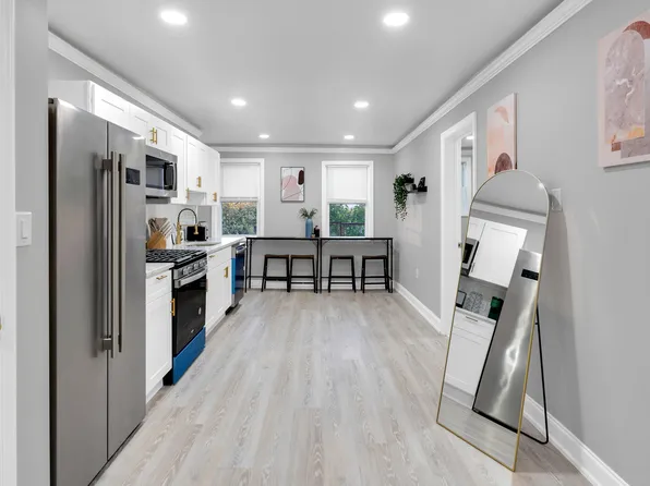 258 Clerk Street image 5 of 21