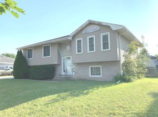 2601 John Bourg Dr, Plainfield, IL