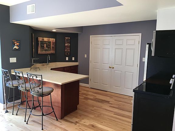 4th image of 816 Armistead St