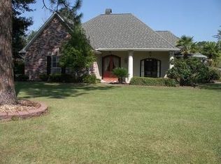 7401 Lake Meadow Dr, Denham Springs, LA 70706