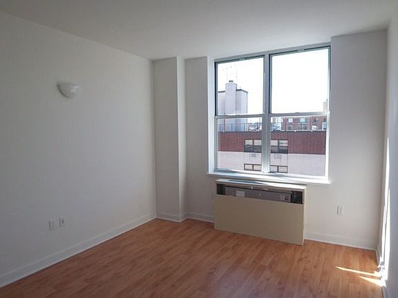 4th image of 2187 Frederick Douglass Blvd #9L