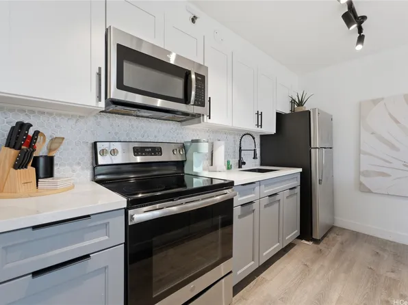 201 Ohua Ave #911, Honolulu, HI 96815