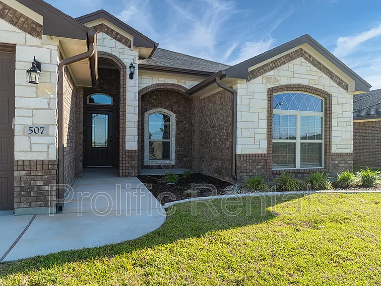 507 Tooter St — Photo 4