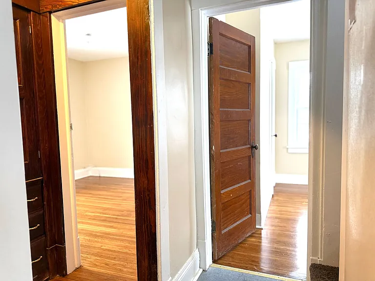 127 W Main St — Photo 14