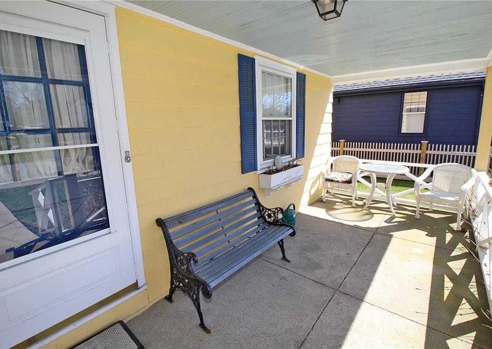 28 Whitwell Ave, Newport, RI 02840 Zillow
