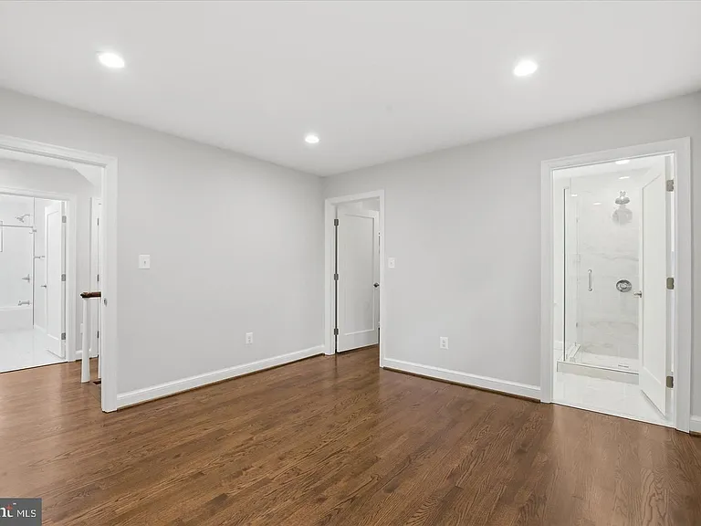 7825 Oldchester Rd — Photo 48