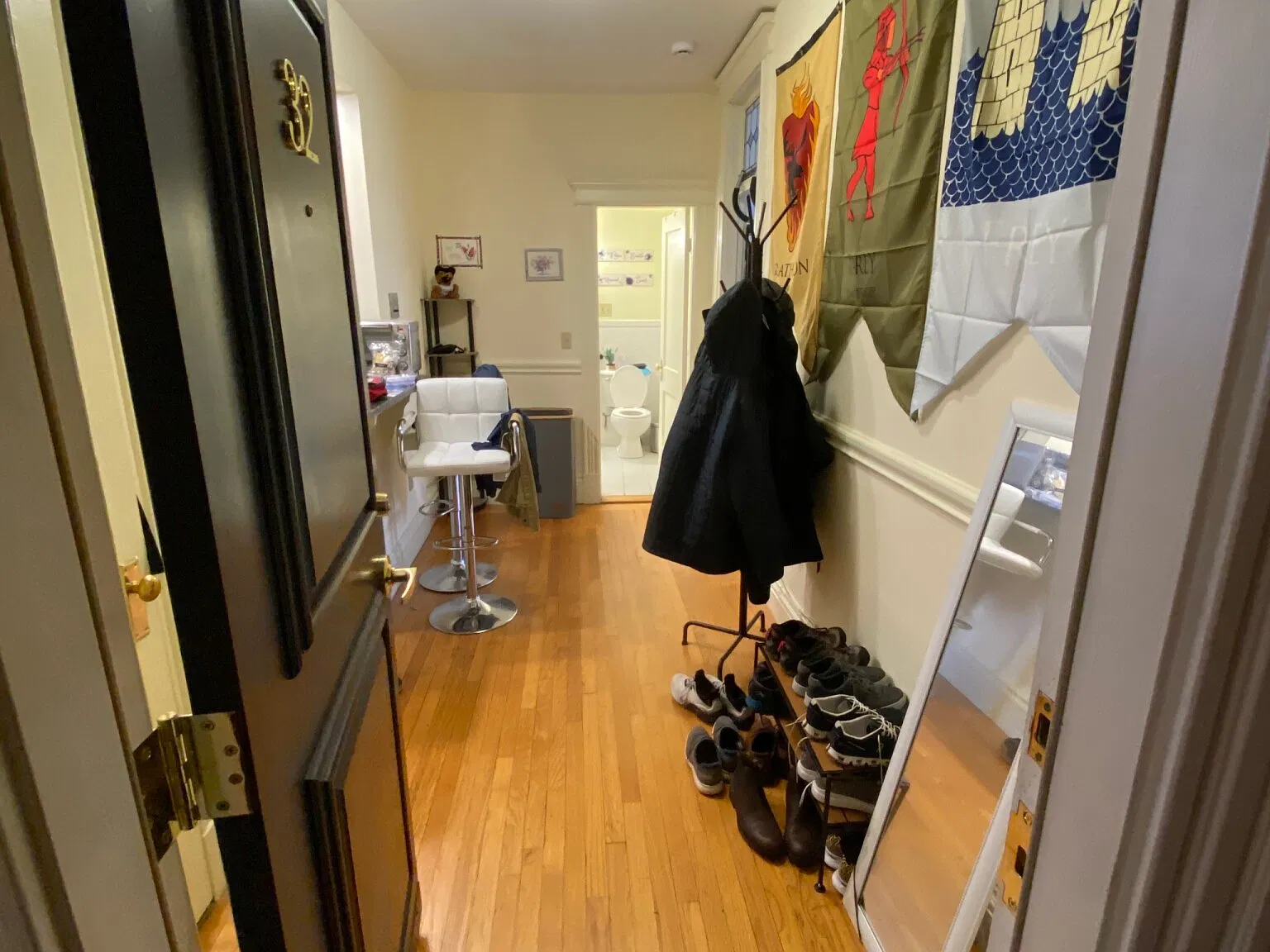 Studio, 999 sqft, $2,300 — Photo 3