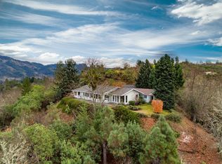 260 Bluebell Ln, Grants Pass, OR 97527