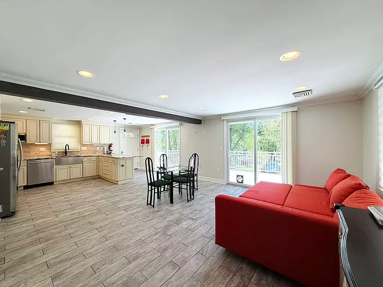 23 Hillcrest Rd #A — Photo 8
