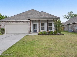 13232 W Jackson Lee Dr, Ocean Springs, MS 39564