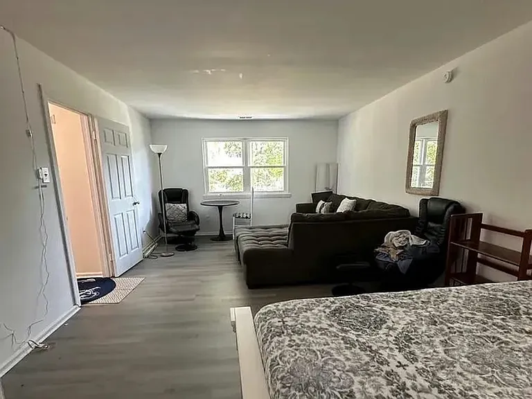 1422 Atkinson Ave — Photo 6