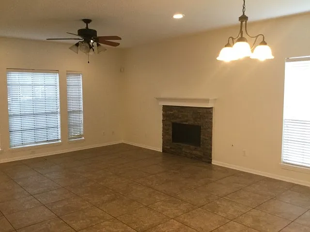 10917 Spruce Dr S — Photo 5